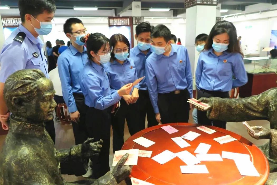 濠江论坛2025免费资料,濠江论坛2025免费资料，探索与前瞻